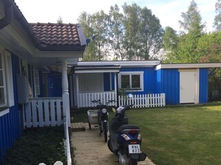 Hauseingang Küchenbereich und Gästehaus