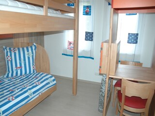 Schlafzimmer mit Hochbett