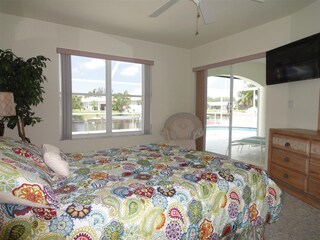 Guest bedroom Queen with TV
