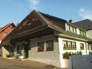Landhaus Jäger Nr. 6 vorne und Nr. 8
