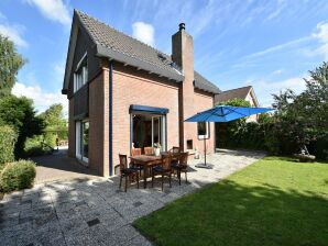 Vakantiehuis Holiday home in Zeeland with wide views