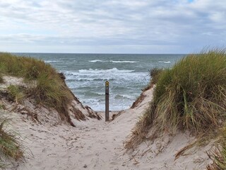 durch die Dünen zum Strand