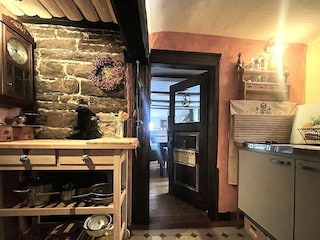Blick aus der Kochküche in die Stube