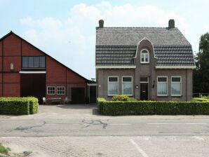 Boerderij Landelijk vakantiehuis in Ulicoten met een terras - Chaam - image1