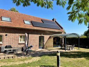 Belle ferme près d'un lac à St Odiliënberg (avec station de recharge électrique) - Saint-Odilienberg - image1