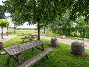 Spacious farmhouse in Limburg near forest - Margraten - image1