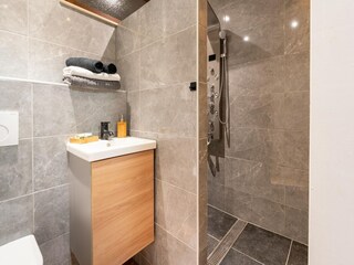 Apartment Walem Features 31