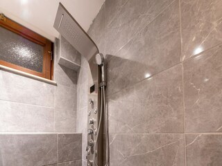 Apartment Walem Features 32
