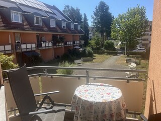 überdachter Balkon zum Entspannen