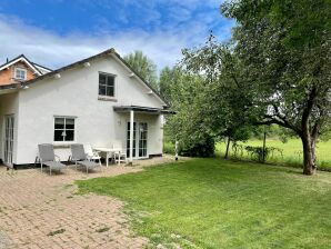 Vakantiehuis in Spijk met tuin