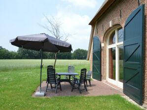 Farmhouse Monumentaler Bauernhof in der Eschenlandschaft - Geesteren - image1