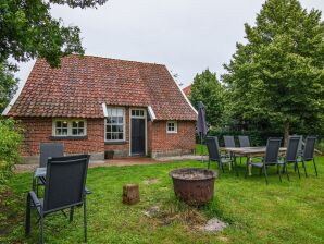 Quaint Farmhouse in Enschede with Terrace - Hengelo - image1