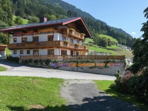 Farmhouse Sonniges Bauernhaus nahe Skigebiet in Tirol - Uderns - image1