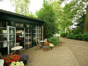 Bauernhof Ruhig gelegenes Bauernhaus mit Sauna und Whirlpool - Linde - image1