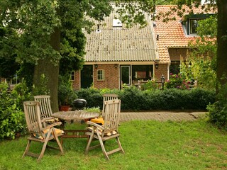Farmhouse Linde Outdoor Recording 11