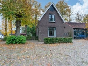 Vakantiehuis Voormalige arbeiderswoning in Dwingeloo aan het water - Dwingeloo - image1