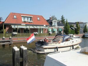 Maison de vacances d'exception à Lemsterland avec terrasse - Delfstrahuizen - image1