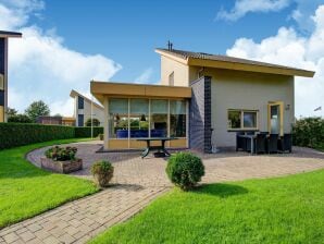 Holiday house Luxurious Holiday Home in Koudum with Pool - Bakhuizen - image1