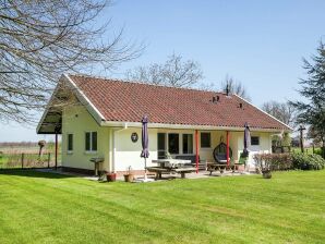 Casa de vacaciones Vivienda independiente con equipo de juegos, amplio jardín cercado y terraza cubierta - Heino - image1
