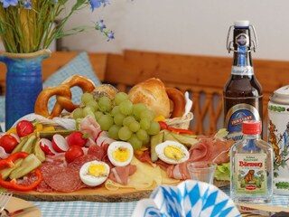 Ab 14 Nächte eine Brotzeitplatte gratis !