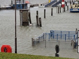 Hafen Strucklahnungshörn bei Sturmflut am 24.10.2025