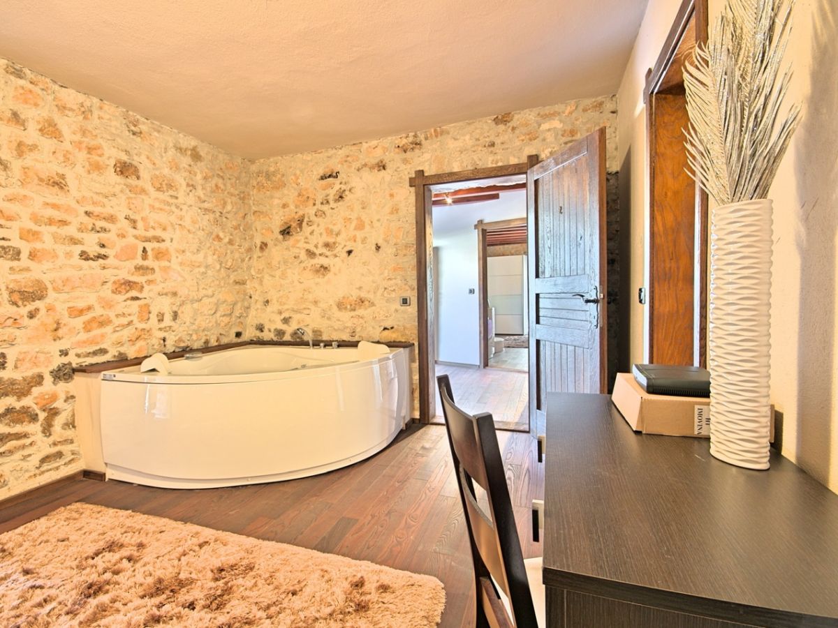 Villa Magnolia, Vižinada, Firma Istria home d.o.o. - Herr Jasmin Sabic Villa Magnolia, Vižinada, Firma Istria home d.o.o. - Herr Jasmin Sabic