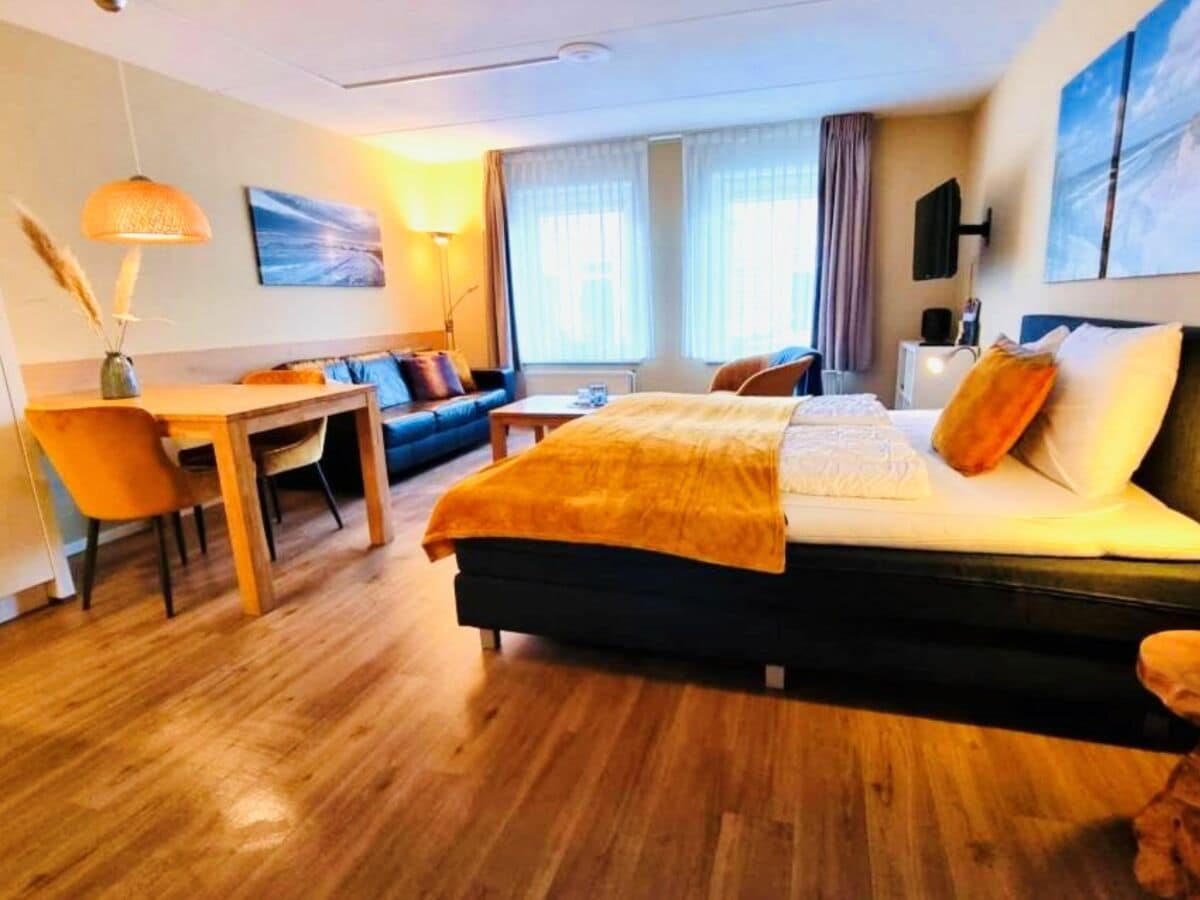 Wohn/Schlafzimmer