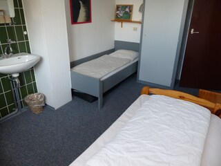 Kleines (Kinder-)Schlafzimmer