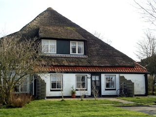 Eingang zur Wohnung mit Terrasse