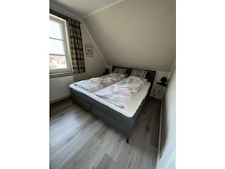 1.SZ mit Boxspringbett 180x200
