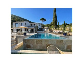Villa La Croix-Valmer Zwembad 30
