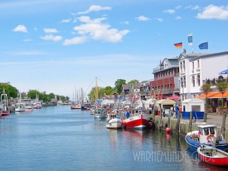 Alter Strom in Warnemünde (Ostsee)