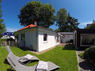 ...mit Rasenfläche für Ihren vierbeinigen Freund