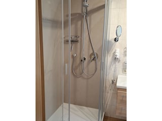 Bad-Dusche