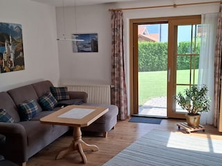 Wohnzimmer/zum Garten