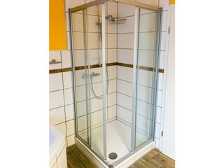Dusche großes Bad