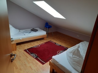 2. Schlafzimmer mit 2 Einzelbetten