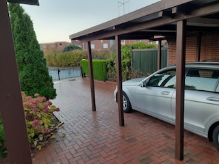 Carport mit zusätzlichem Stellplatz vor dem Carport