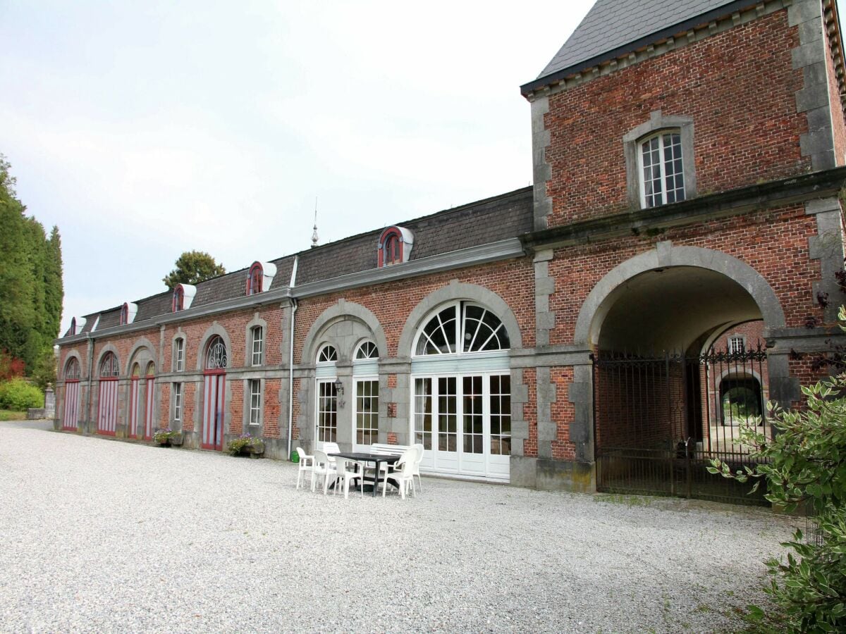 Schloss Havelange Außenaufnahme 4