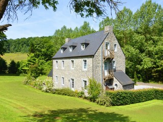 Farmhouse Maredret Outdoor Recording 2