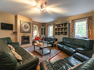 Farmhouse Maredret Features 12