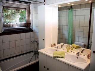 Holiday house Spa Features 19