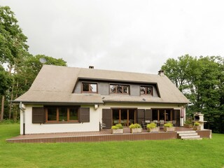 Villa Tenneville Outdoor Recording 2