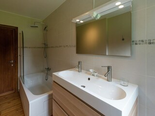 Villa Tenneville Features 28