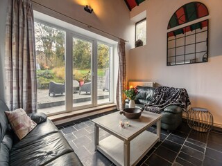 Farmhouse Maredret Features 24