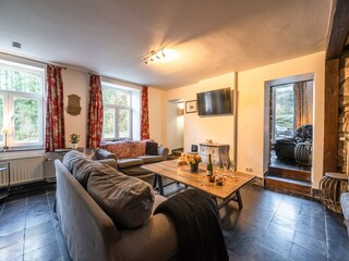 Farmhouse Maredret Features 25