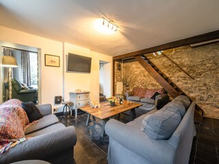 Farmhouse Maredret Features 25