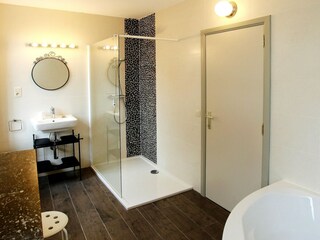 Type de propriété : Chalet Havelange Équipement 24