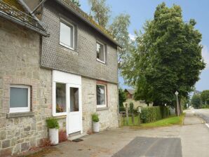 Holiday house Holiday Home with Garden, Heating, Barbecue - Bütgenbach - image1