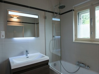 Cottage Spa Features 24